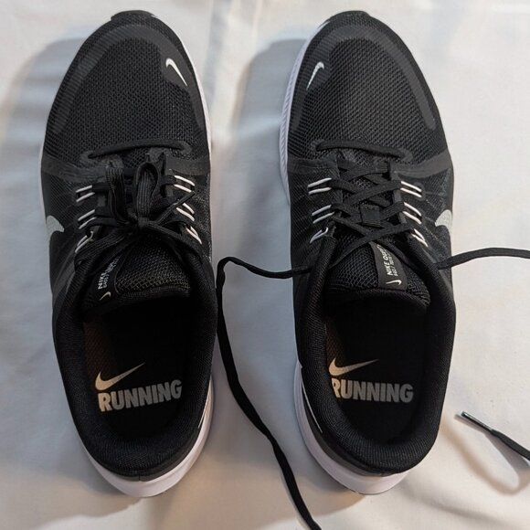 NWOB Nike Quest 4 *Size 9 (run a little large) Black/White Running Shoes - Picture 2 of 16